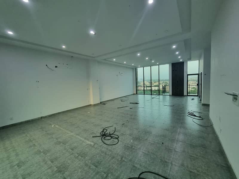 1400 SQ Ft Space Available In Box Park 5