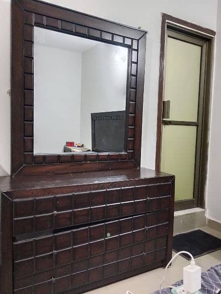 dressing table with two side tables Whatsapp number 0303077796 3