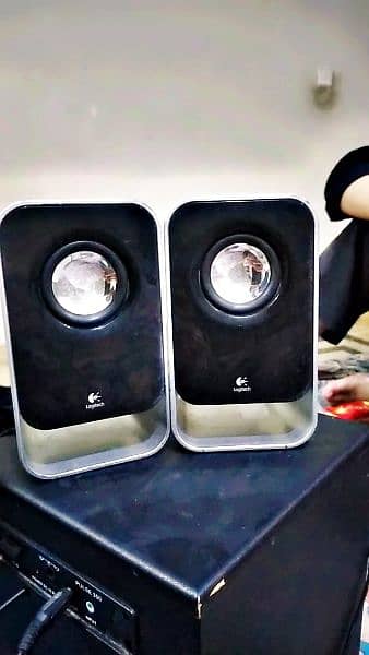 speakers 4