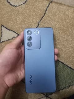 Vivo V27e 8+256 in warranty