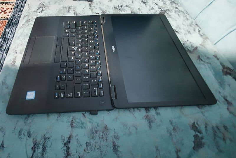 Dell latitude E7470 laptop like a new 3