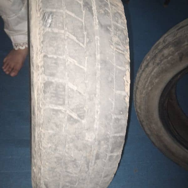 tyre 145 80 r13 darmiyani condition no panchar 2 adad tyre 0