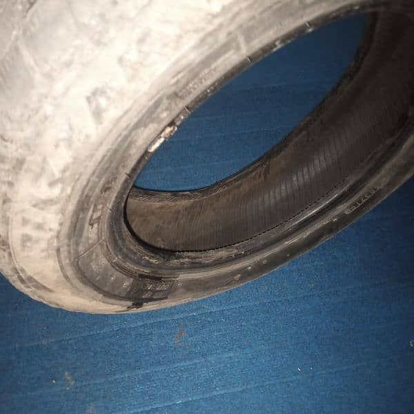 tyre 145 80 r13 darmiyani condition no panchar 2 adad tyre 2