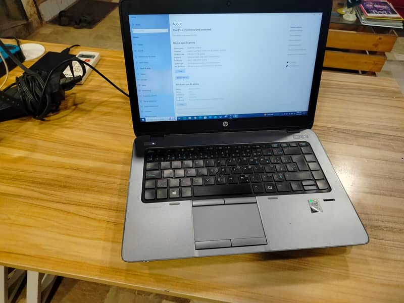 HP Laptop Elite 840 1