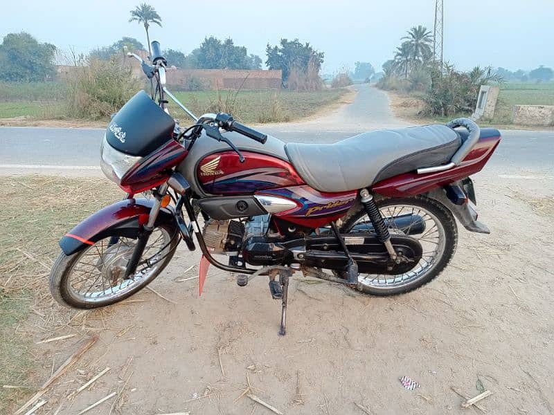 Honda pridor( excellent condition) 1