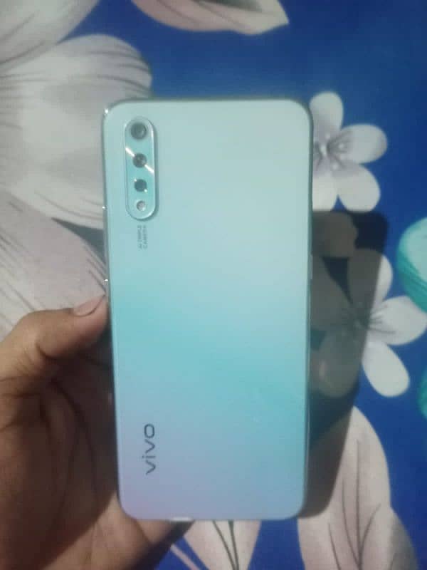 0.3. 2.7. 1.6. 6.4. 1.8. 8 vivo full box 8. . . . . . 256. . 4