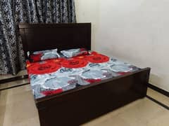 King Size Bed with Mattresse 78×72×5