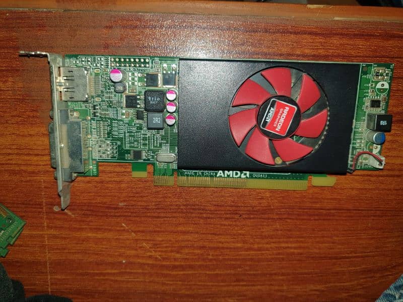 16 gb ddr3 ram & r5 240 1gb gpu 1