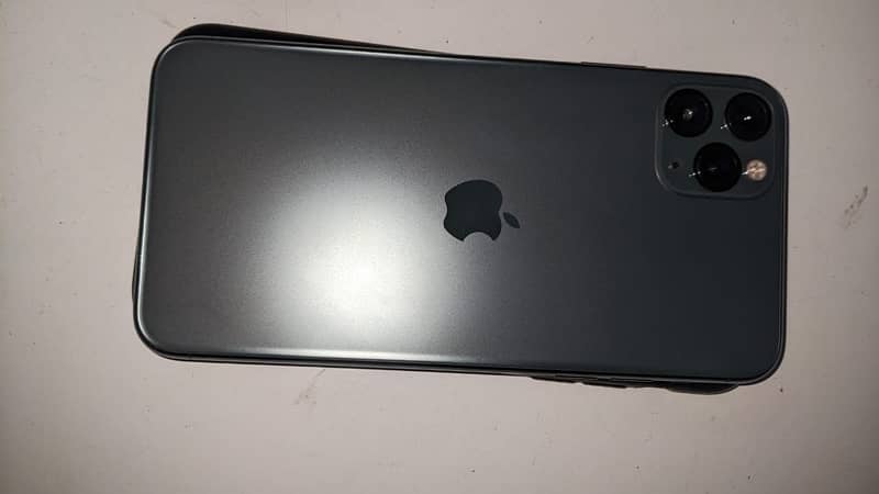 iPhone 11 Pro Max 64gb 81% better health face id ok 1