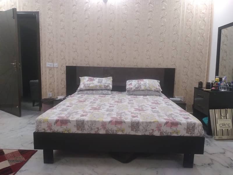 King Size bed with Side tables and Dressing Table 0