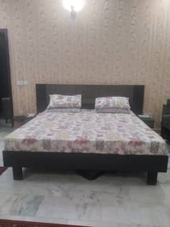 King Size bed/Bedroom set/ Bed set/ Dressing Table/ center table