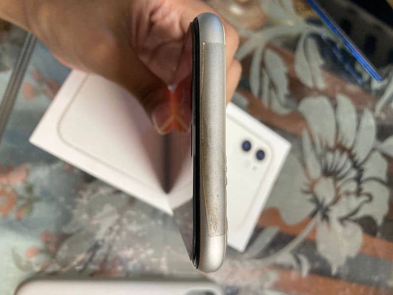 Iphone 11 no pta white 3