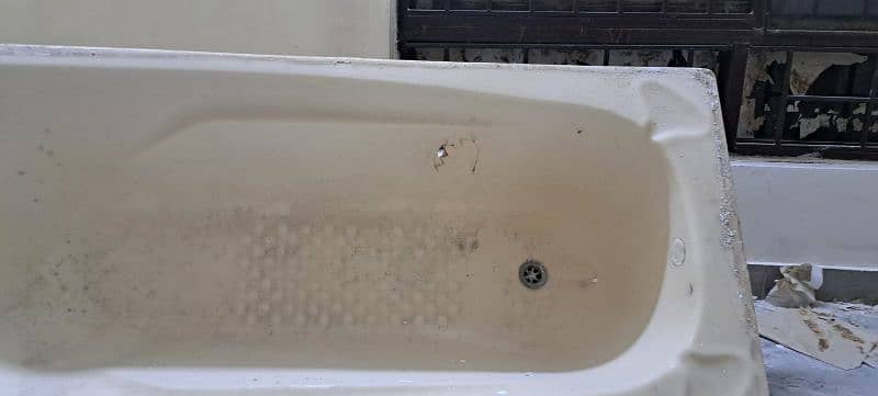 Bath tub for sale 1