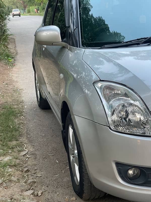 Suzuki Swift 2104 DLX 1.3 4