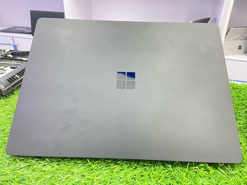 Microsoft Surface Laptop 3 Core i7 Generation 10th 16gb ram 512gb ssd 3