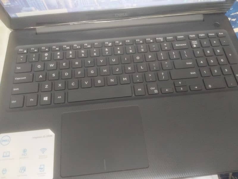 Dell Inspiron 15 3000 2