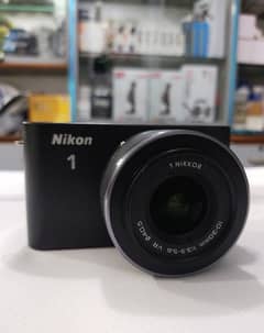 Nikon J1 With 10-30mm Lens black Edition