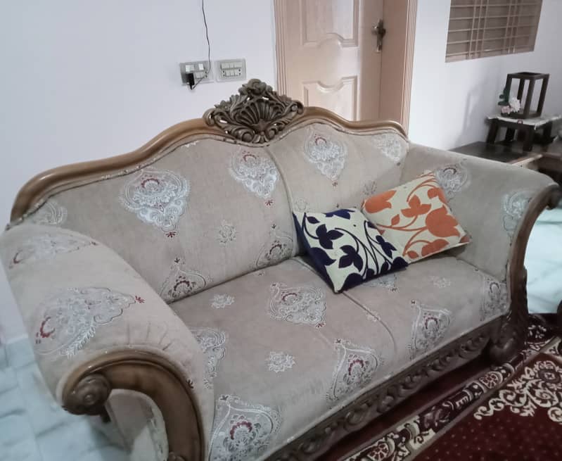 Gujrati sofa set 7 seater with 3 table. . original shesham wood 1