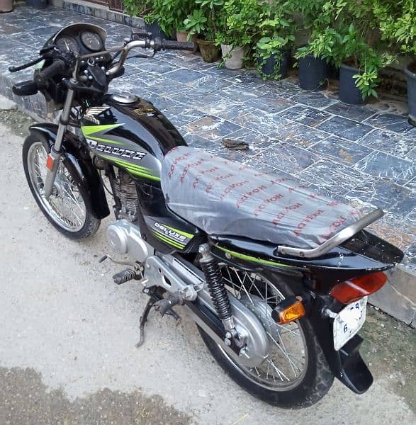 2014 Honda Deluxe Hyderabad Reg. 15