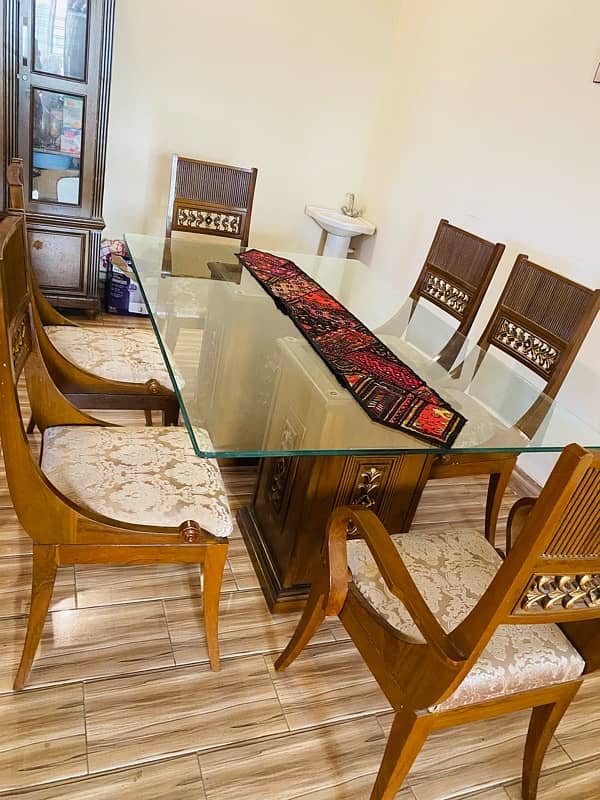 6 person dinning table with chairs and showcase 6