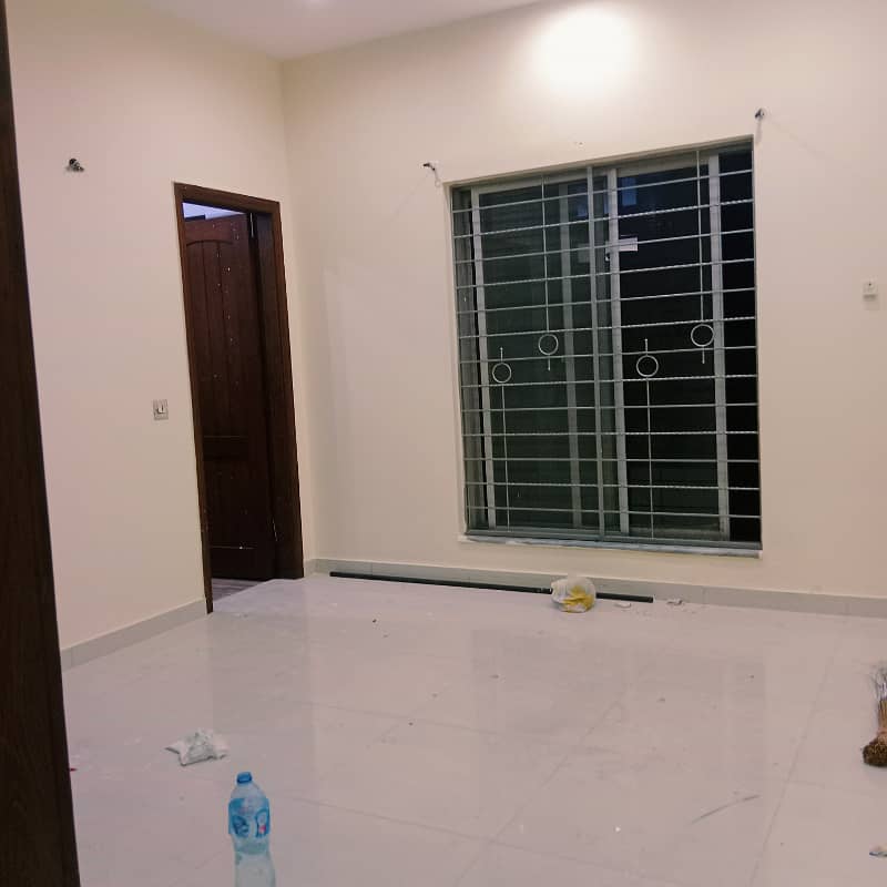 10 Marla Upper Portion Available For Rent in DHA Phase 5 Near Wateen Chowk 5