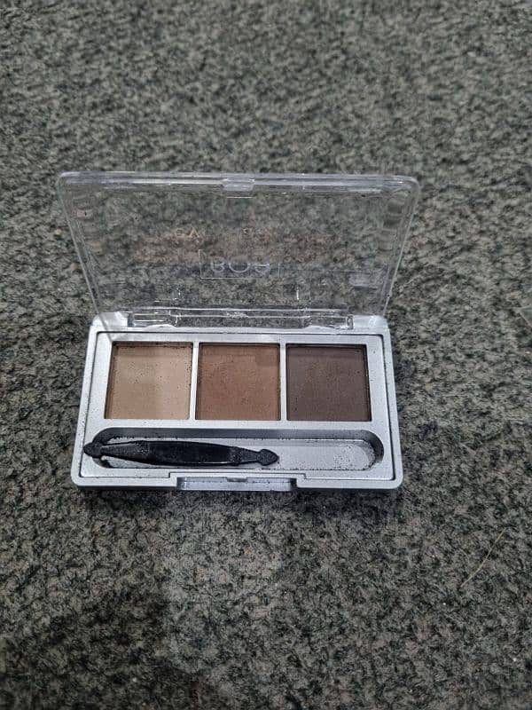 Preloved but unused makeup articles for sale in very low price 3