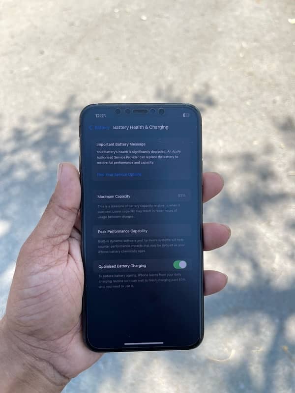 I am selling my iphone 11 pro Max 2