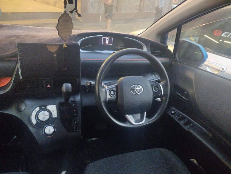 Toyota Sienta 2015 2