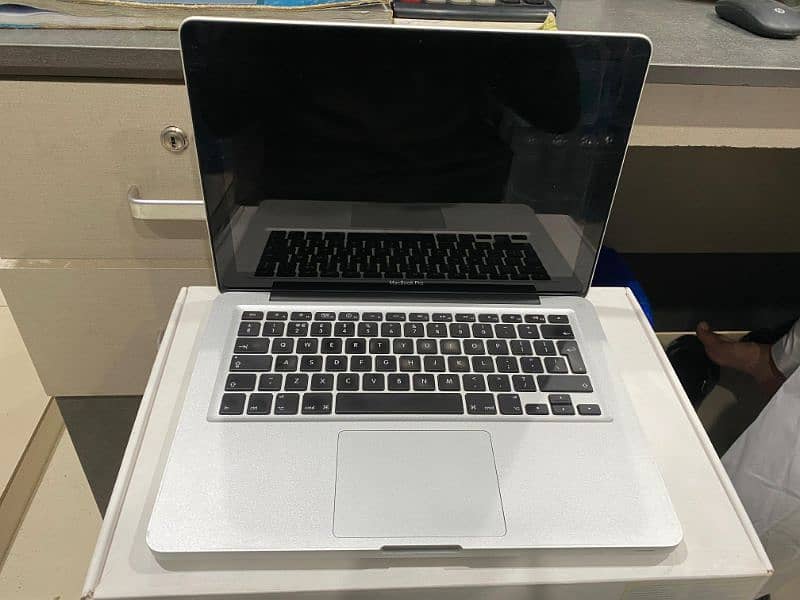 MacBook pro i5 2011 windows 10 converted 4