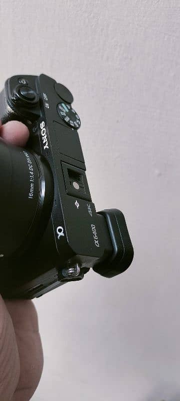 Sony @ 6400 with 16mm 1.4 sigma 4