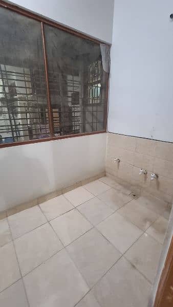 Portion for rent fast floor 3 bed dd tile flooring 240 yd 1