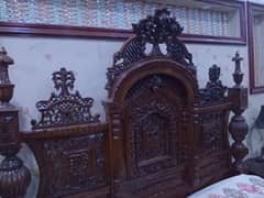 king size wooden bed