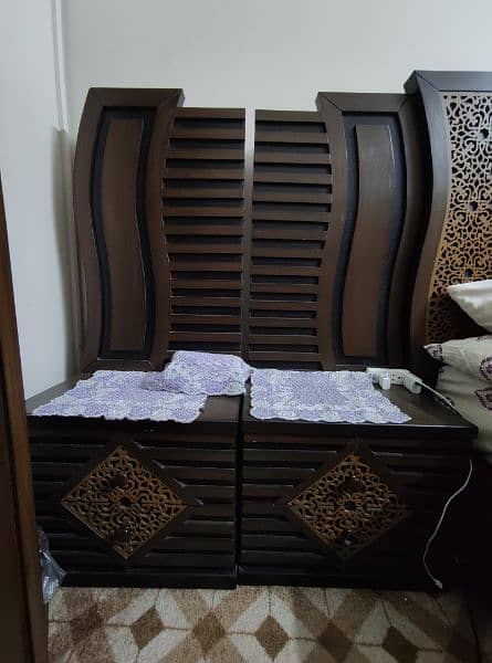 King Size Bed / Dresser/ Side Tables 2