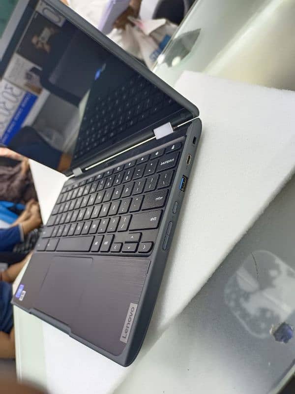 Lenovo chrome book 4