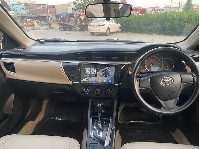 Toyota Corolla Altis 2015 12