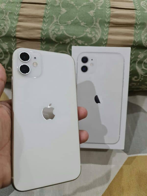 IPHONE 11 non pta factory unlock 64 gb with box only 0