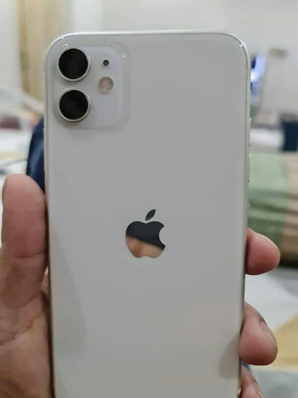 IPHONE 11 non pta factory unlock 64 gb with box only 6