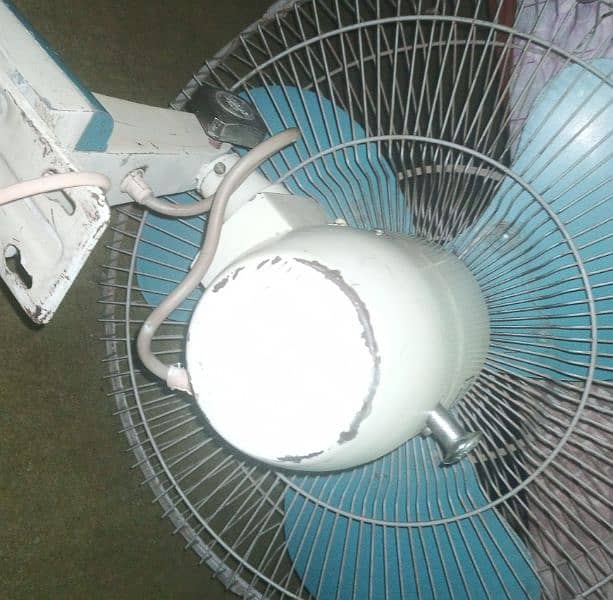 metal body yunus bracket fan 18" 3