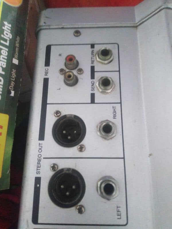 Universal ki mixture machine or pair of speakers 4