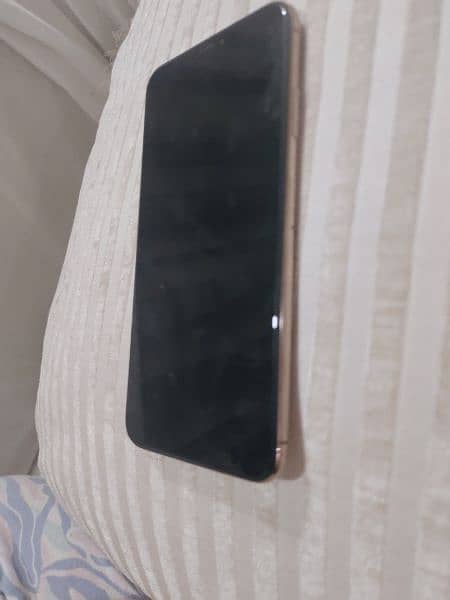 I Phone Xs Max 256 GB ( RoseGold) 4