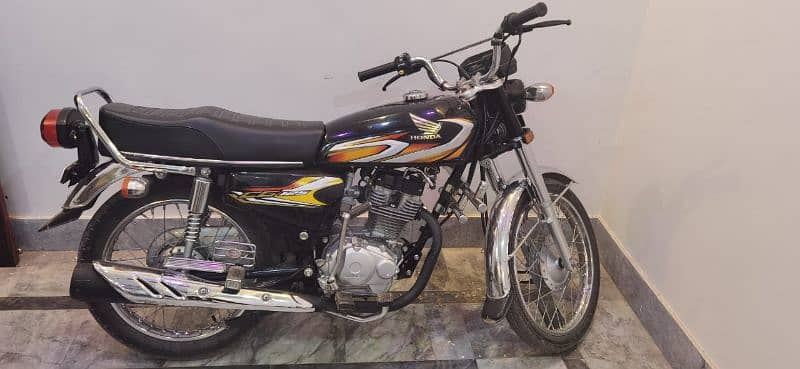 Honda CG125 2022 model black color 0