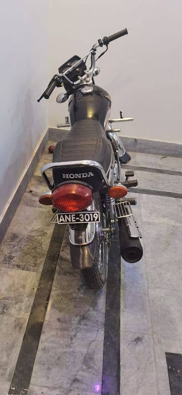 Honda CG125 2022 model black color 4