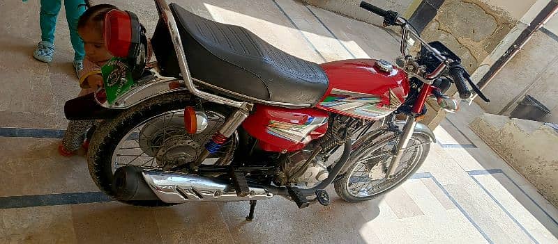 Honda 125 red 2023 model 3