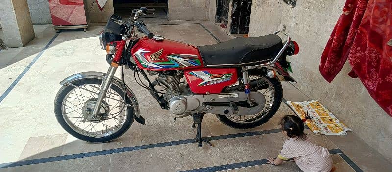 Honda 125 red 2023 model 4