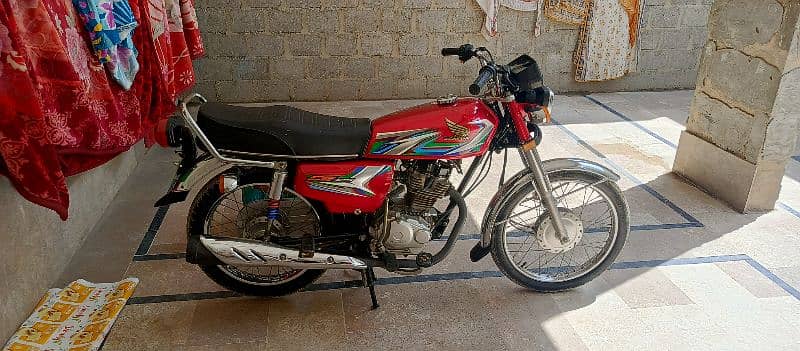 Honda 125 red 2023 model 6