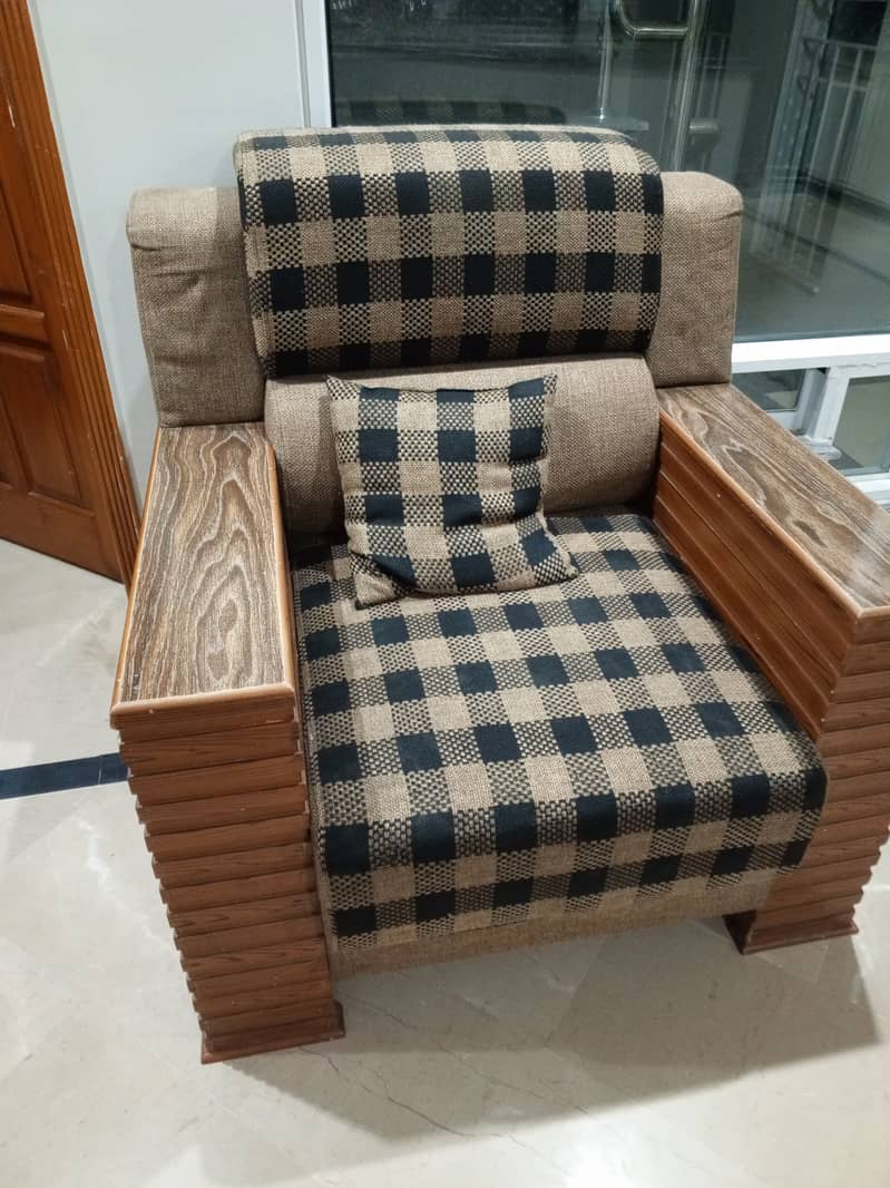 5 seater sofa for sale with tables made of pure wood price negotiable 7