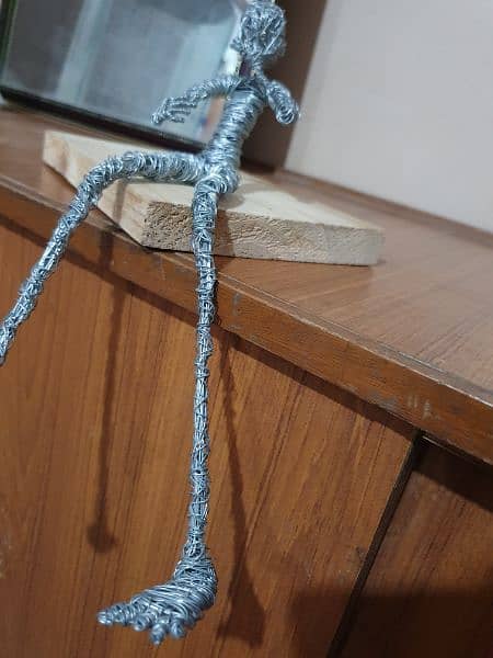 The ugly foot: wire art 2