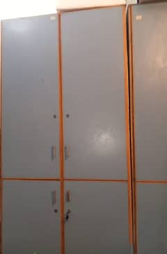 Good Condition Almari Double door