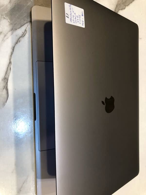 Apple Macbook pro 2016  15” argent for sale 2