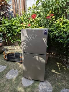 haier refrigerator HRF 216 EBS